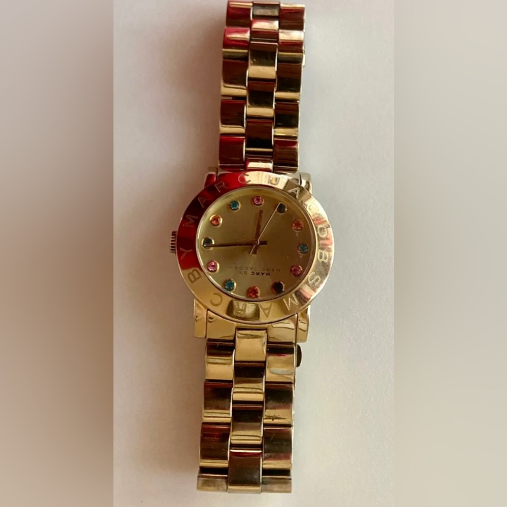 Marc Jacobs Amy Dexter Gold Dial SS Quartz Ladies Watch MBM3218 Colorful Stones